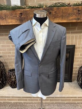Joseph Abboud mens 38R gray solid 100% wool Zignone 2-button suit w/ trousers